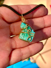 Load image into Gallery viewer, ✨Sugar Crystal Dreams Dyed Druzy Agate Crystal Swirl Necklace🧚🏻