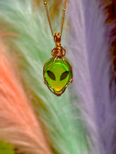 Load image into Gallery viewer, 👽💚 Aurora Green Alien Pendant Necklace
