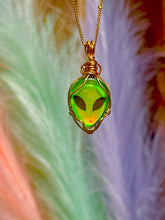 Load image into Gallery viewer, 👽💚 Aurora Green Alien Pendant Necklace
