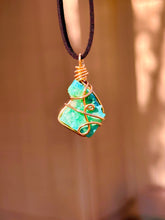 Load image into Gallery viewer, ✨Sugar Crystal Dreams Dyed Druzy Agate Crystal Swirl Necklace🧚🏻
